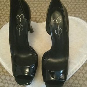 Jessica Simpsons black pumps size 10